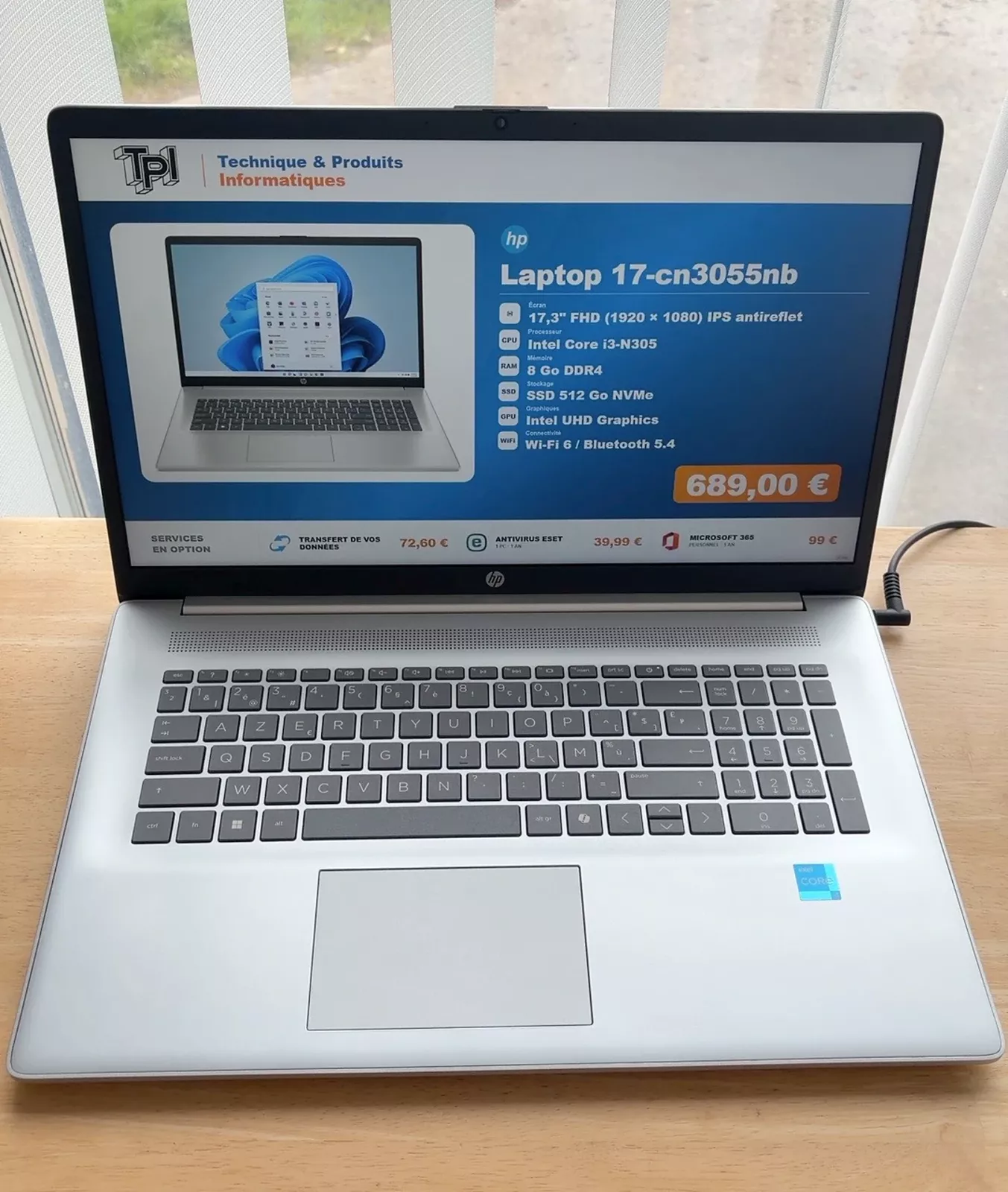 HP Laptop 17-cn3055nb — photo en rayon